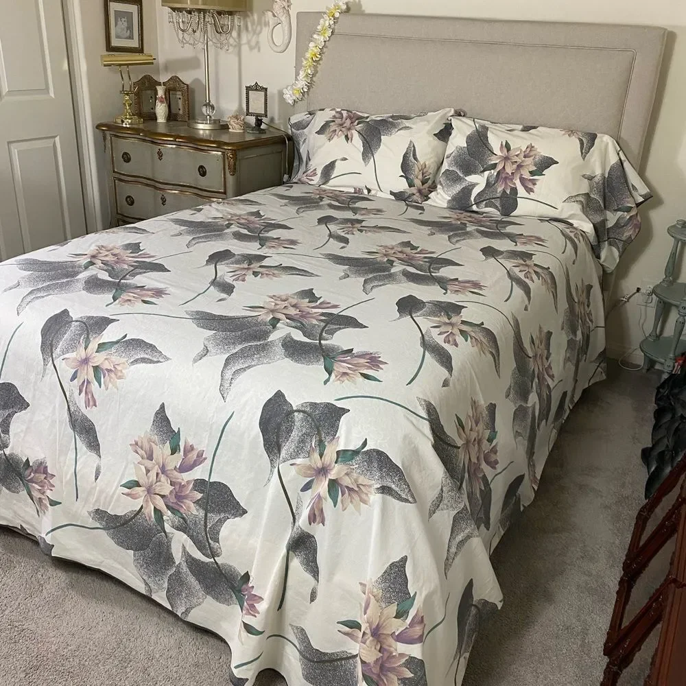 Wamsutta Vintage 70s floral King flat sheet and pillow cases .